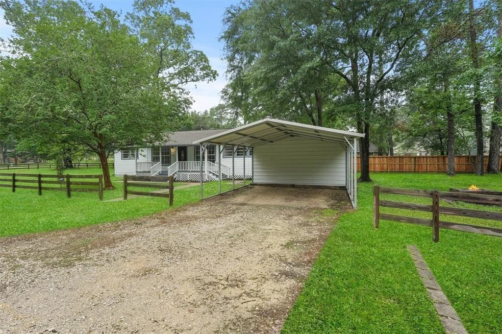 Photo of 1024 Columbia River Road