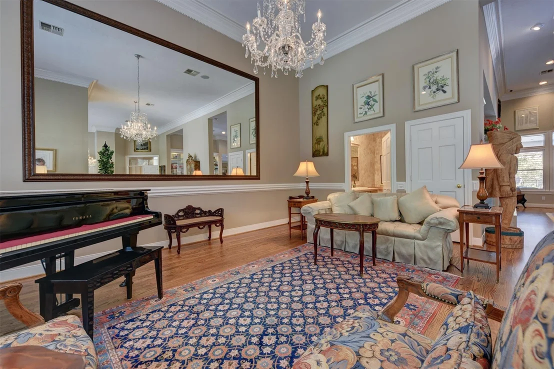Photo of 851 Elm Drive