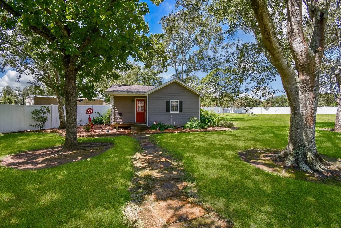 Photo of 2101 Meadow Lane