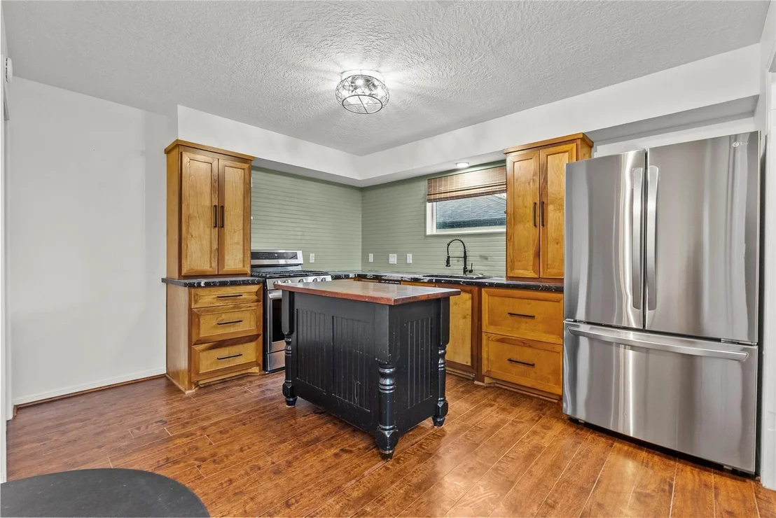 Photo of 14621 Cedar Street