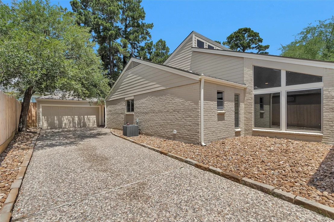 Photo of 11830 Thoreau Drive