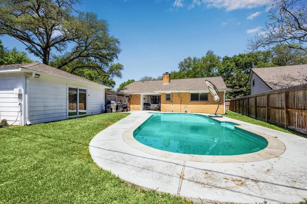Photo of 12315 Whittington Drive