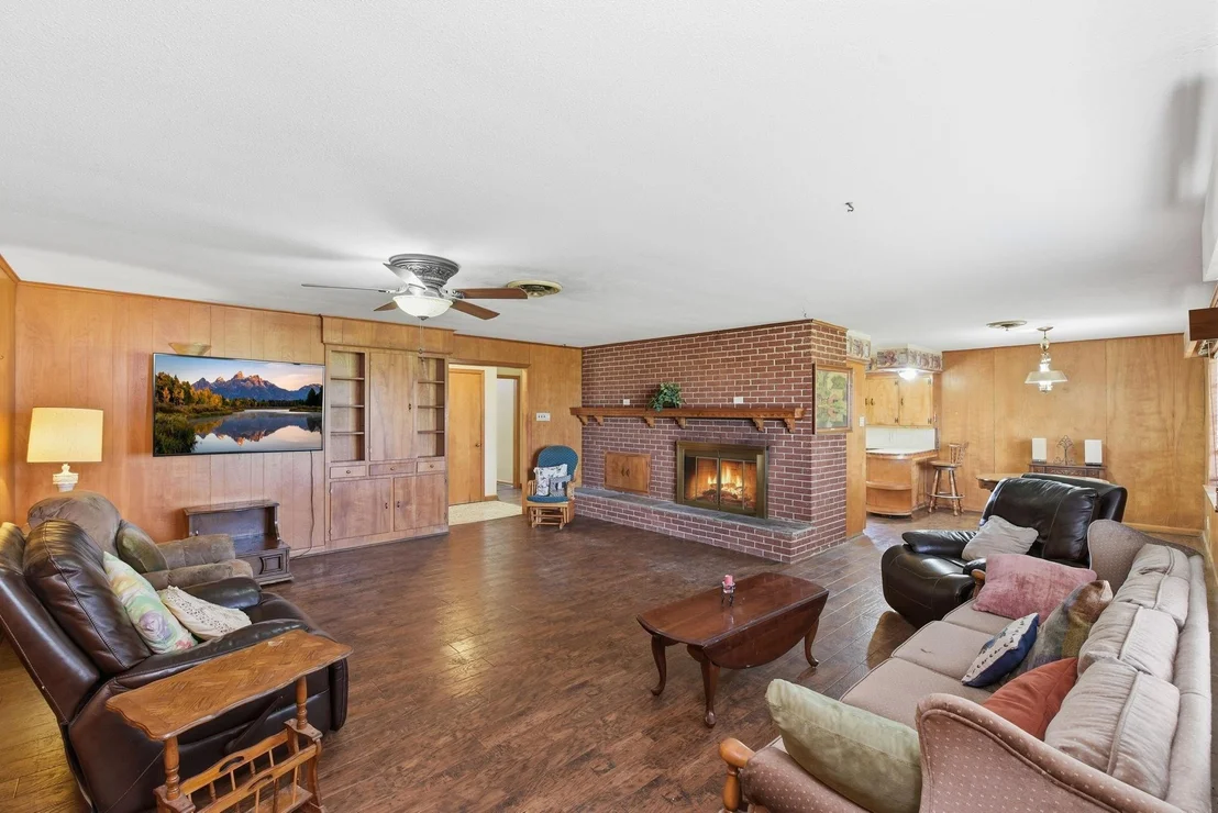 Photo of 1839 W Henderson Rd