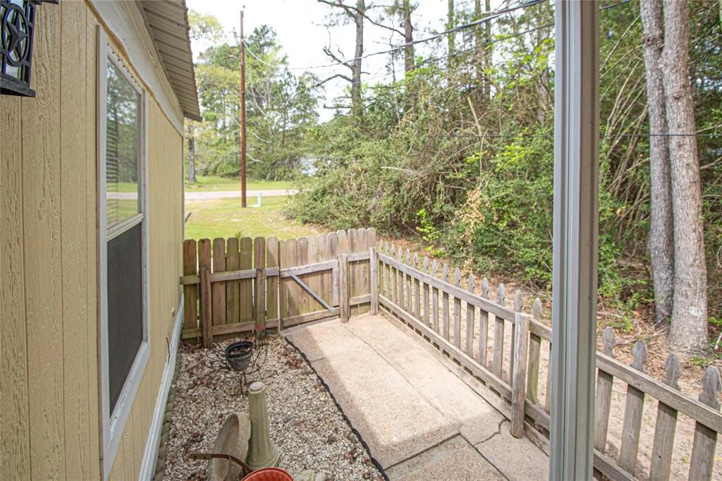 Photo of 305 Red Oak