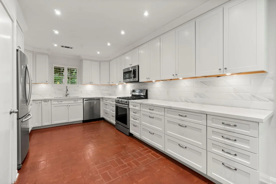 Photo of 26926 Maplewood Drive