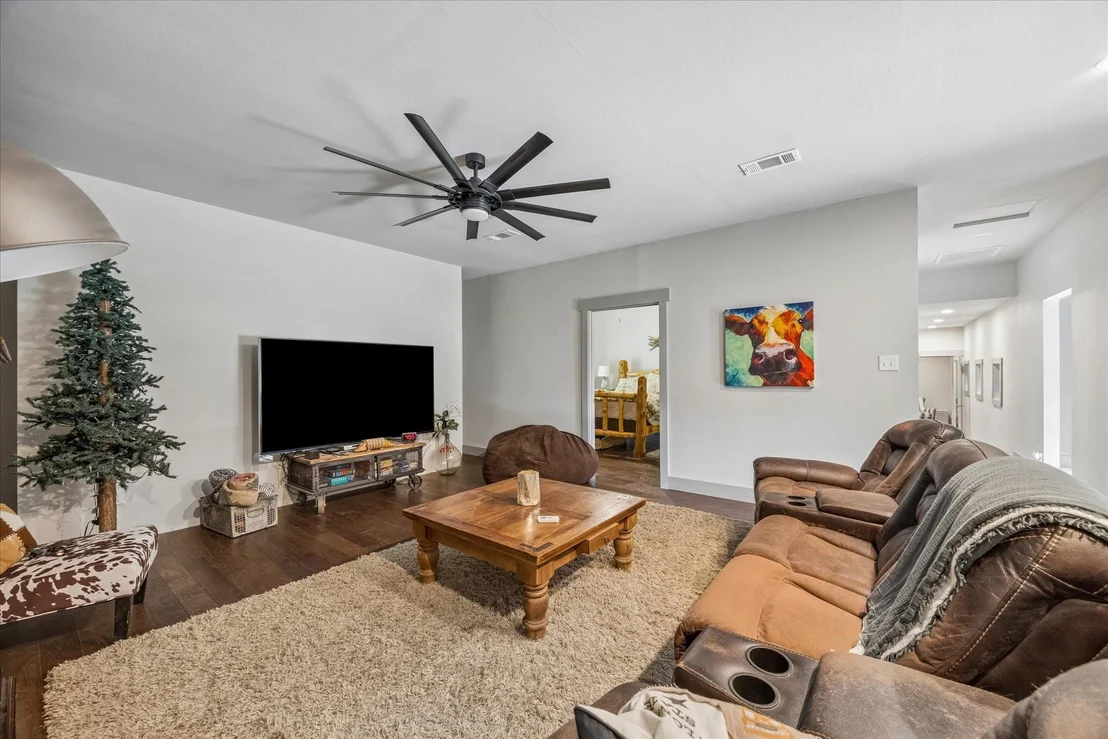 Photo of 511 Chimney Cove Drive