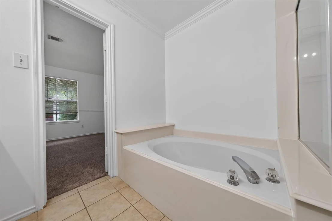 Photo of 130 S Walden Elms Circle