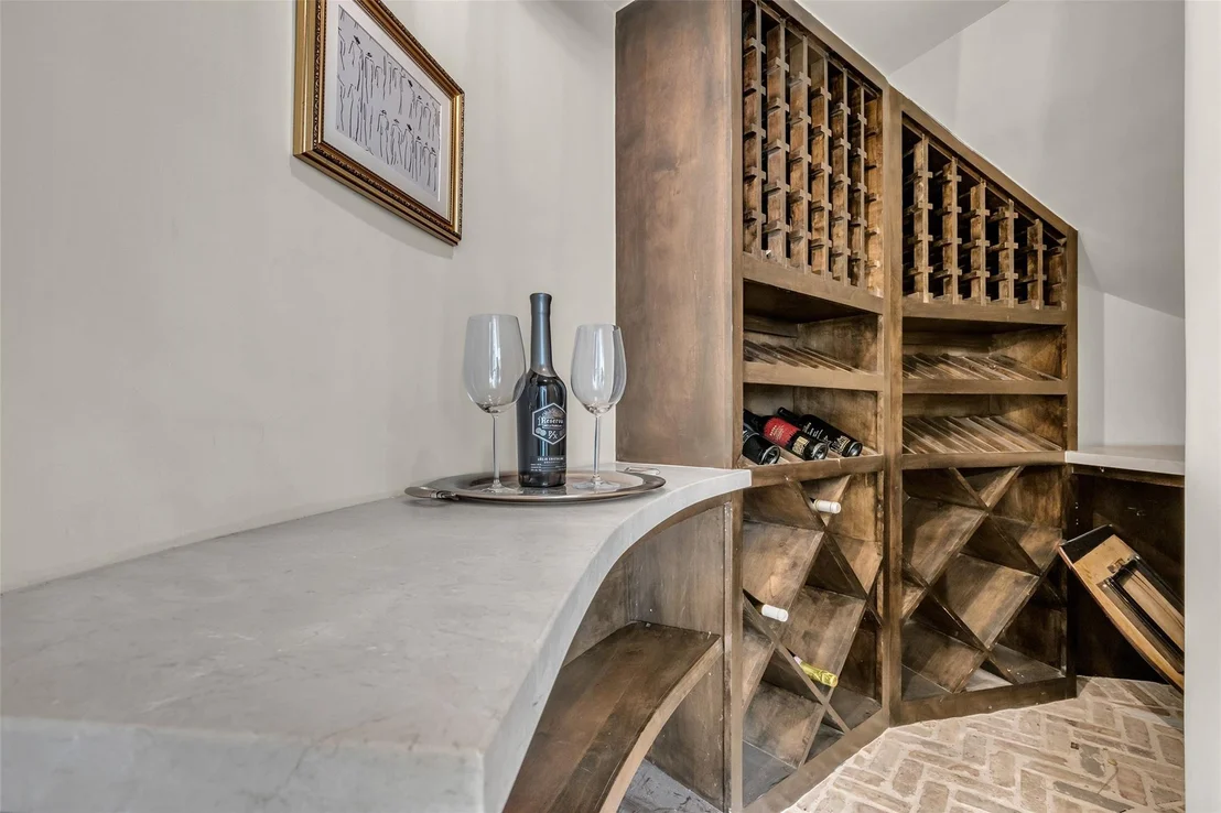 Photo of 4608 Maple Street