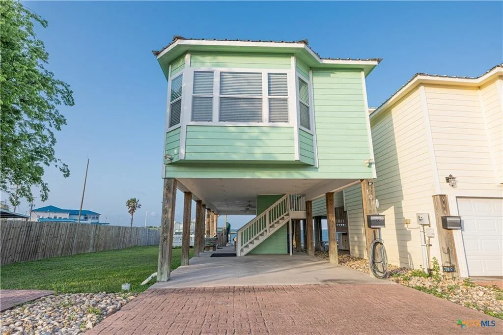 Photo of 106 Clement Cove
