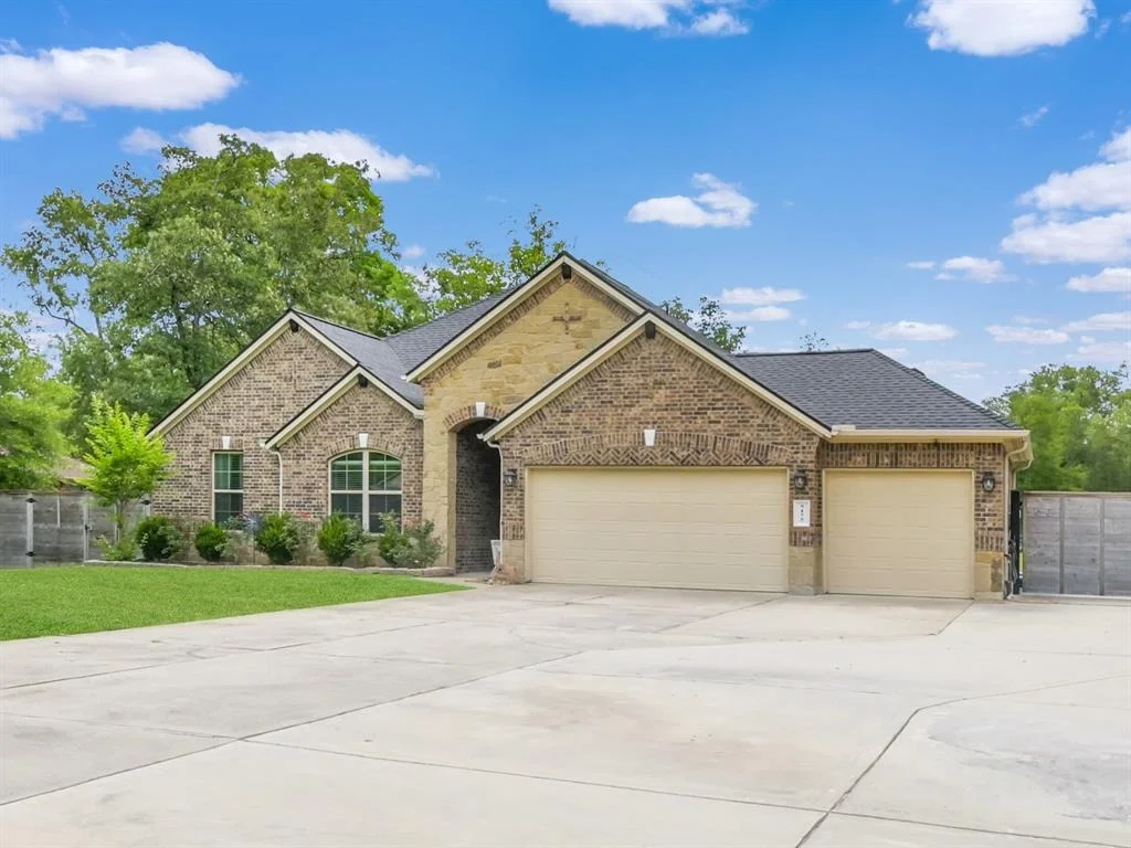 Photo of 9175 White Tail Drive