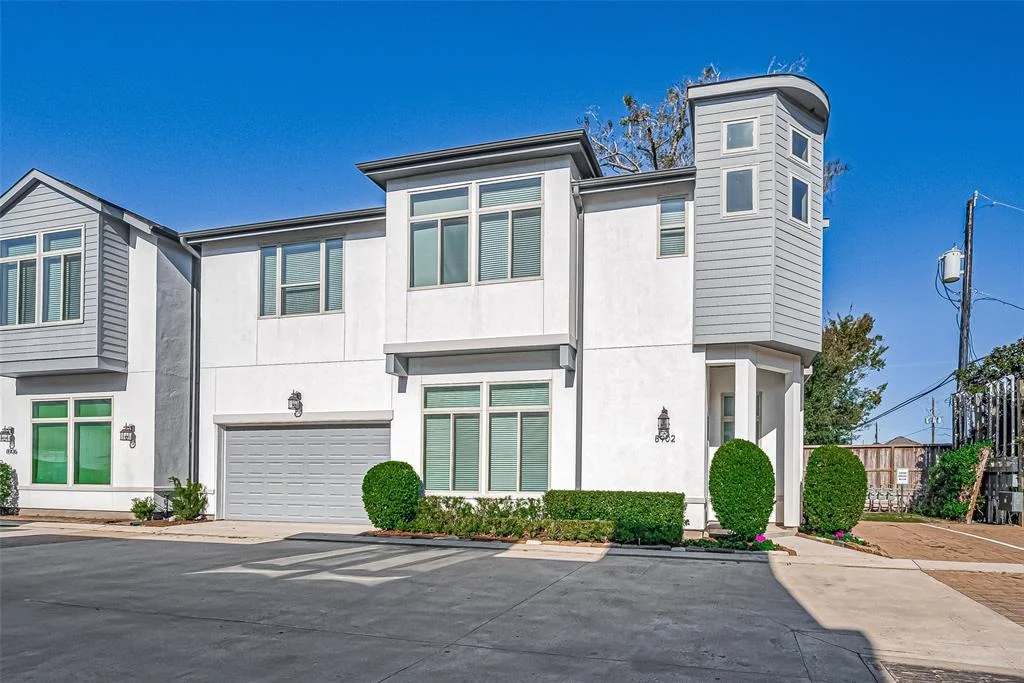 Photo of 8902 Spring Knoll Forest Drive
