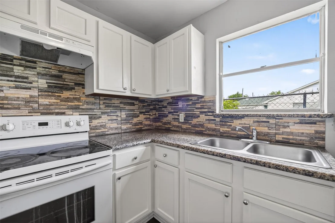 Photo of 3918 Tavenor Lane