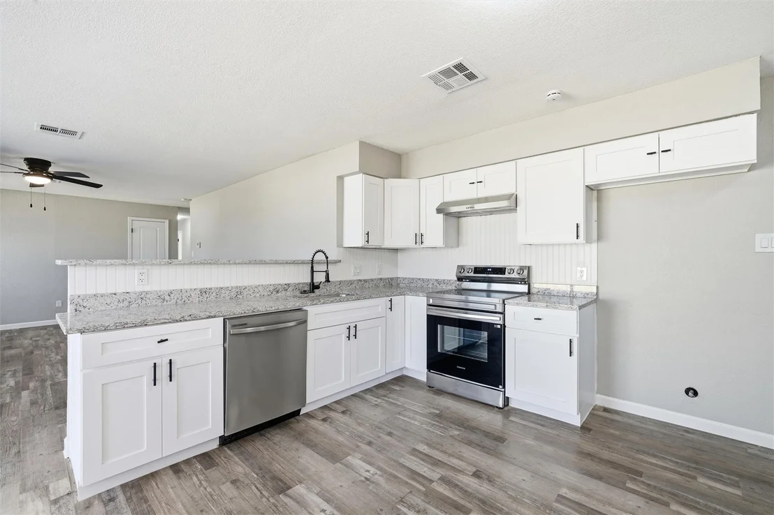 Photo of 423 Jeffery Lane