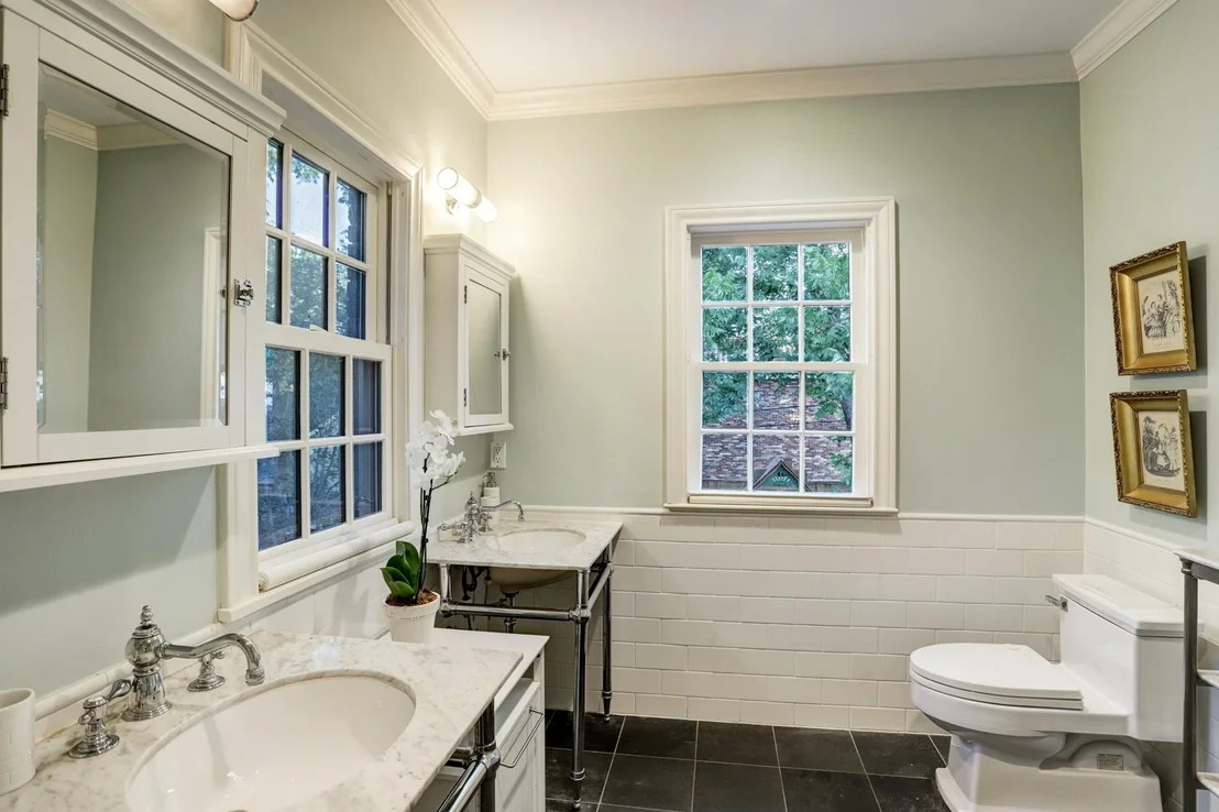 Photo of 2123 Dunstan Road
