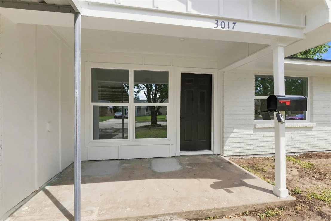 Photo of 3017 Cedarcrest Drive