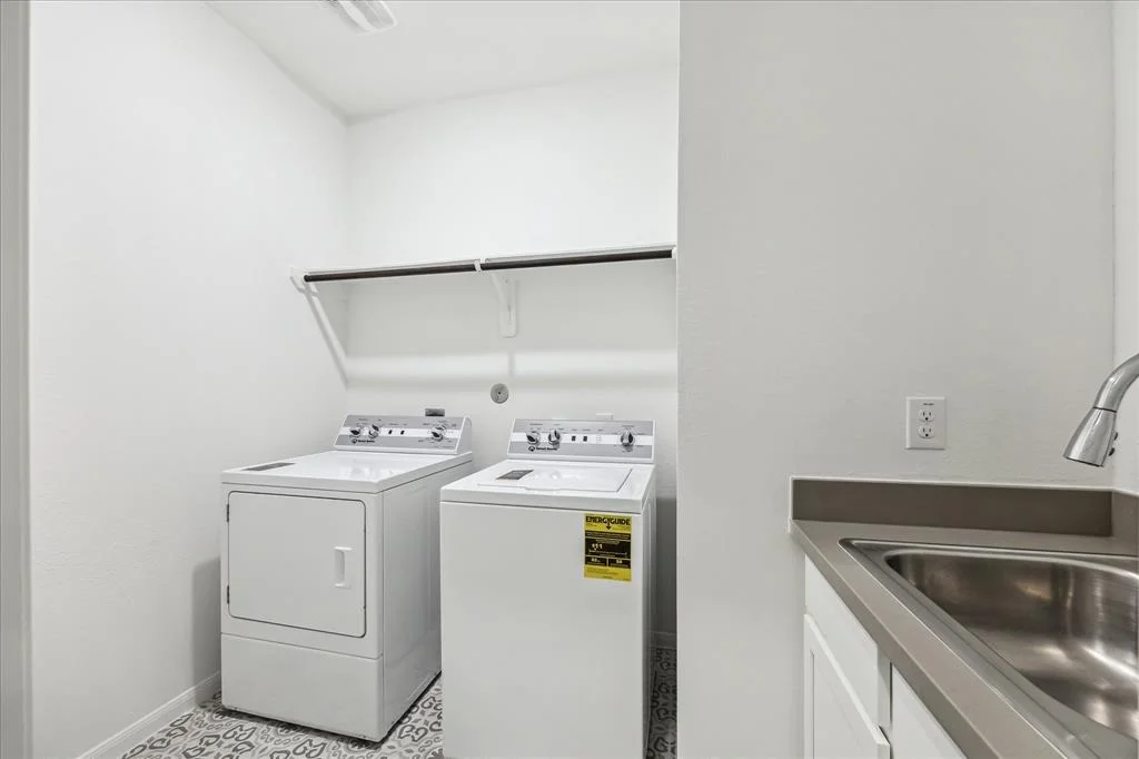 Photo of 4033 Edgewater Terrace Lane