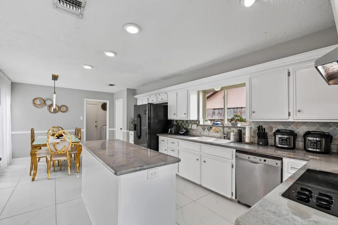 Photo of 15619 Four Leaf Drive