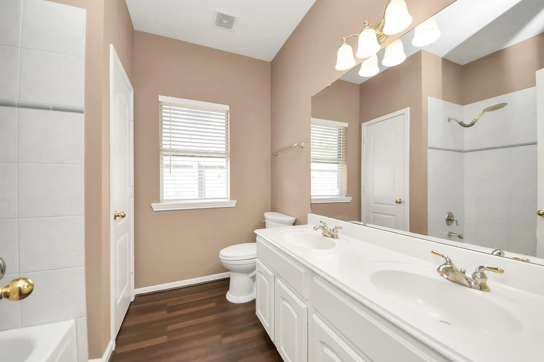 Photo of 6204 Raintree Drive