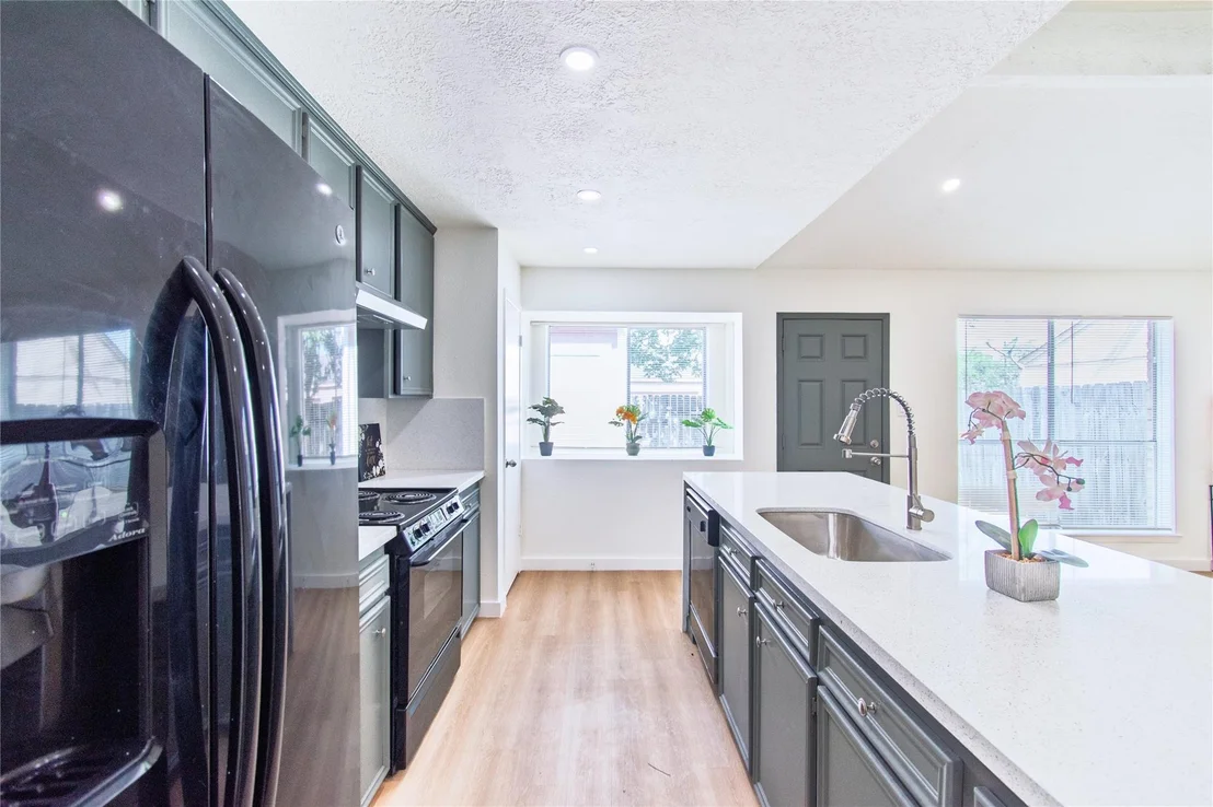 Photo of Unit 8650 at 8650 Maplecrest Drive