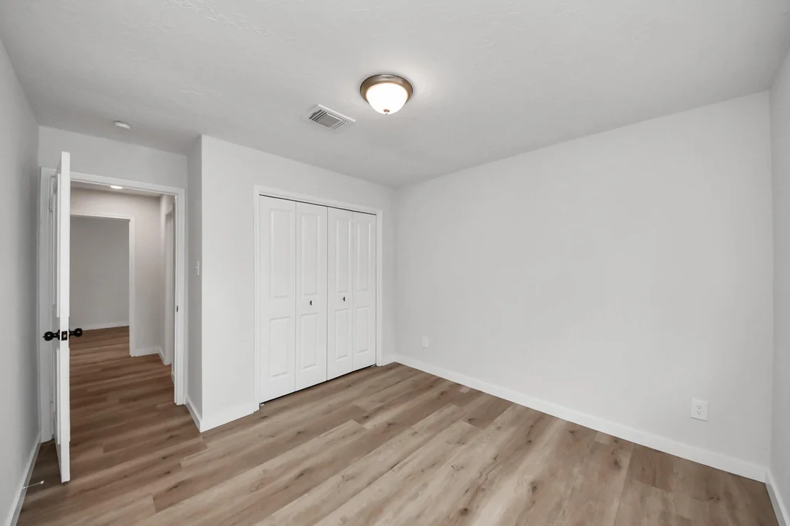 Photo of 718 Land Grant Drive