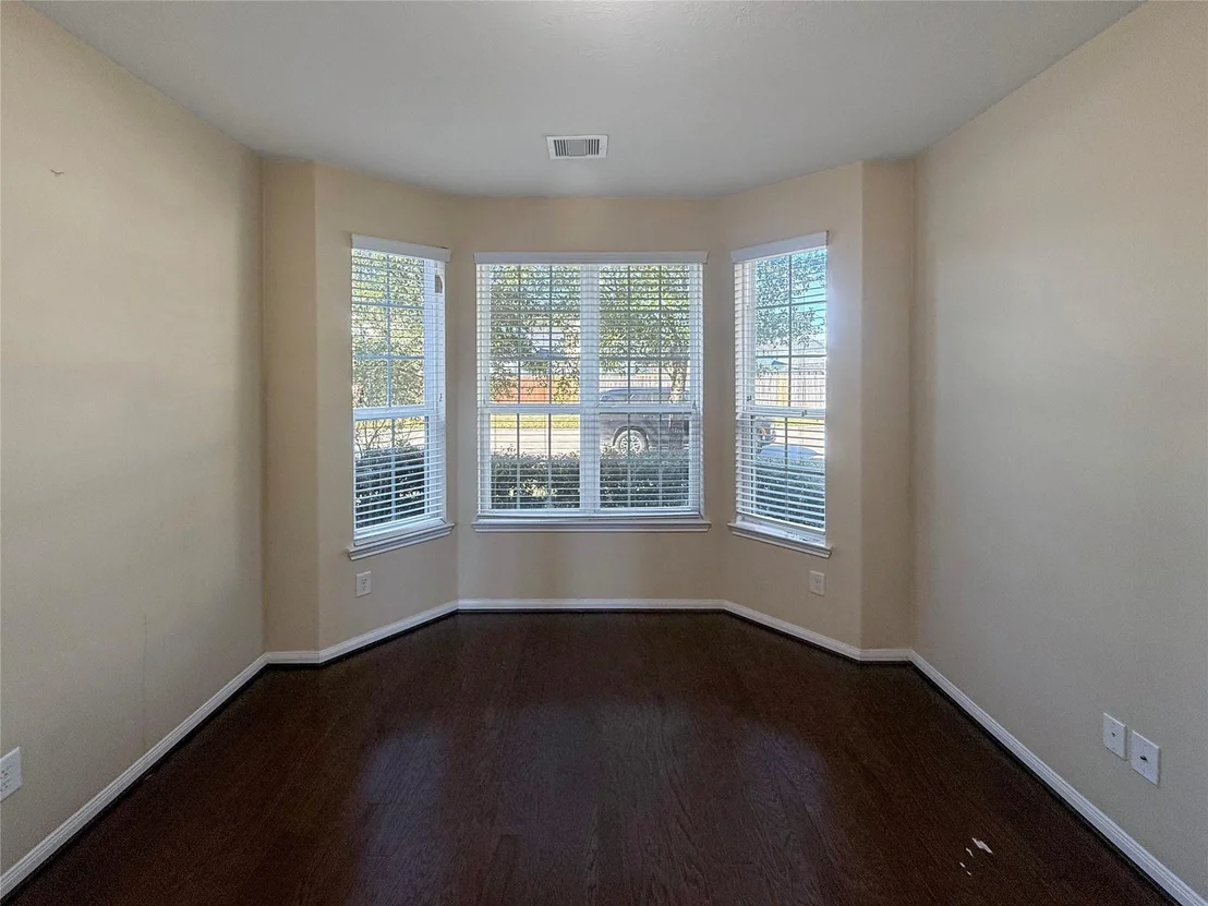 Photo of 1610 Mason Knights Drive