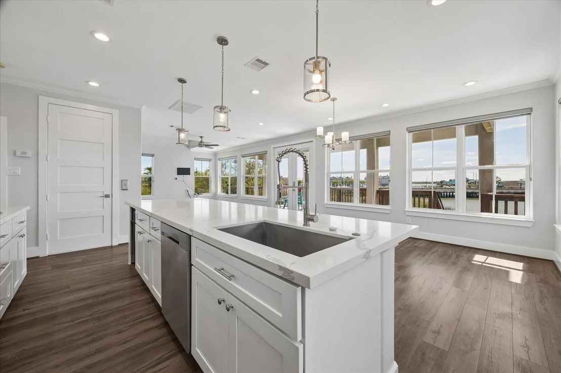 Photo of 2001 Oceanview Drive