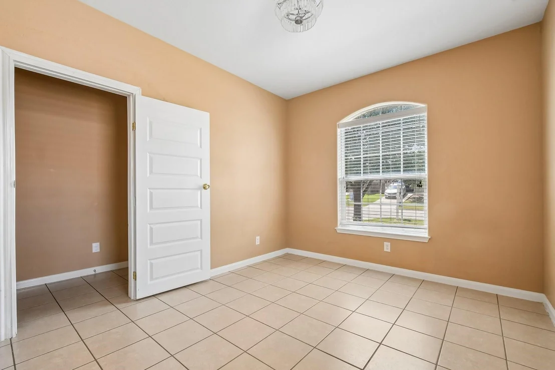 Photo of 128 Robertson Lane