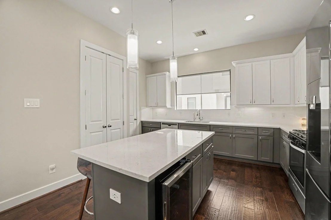 Photo of 1156 Wycliffe Drive