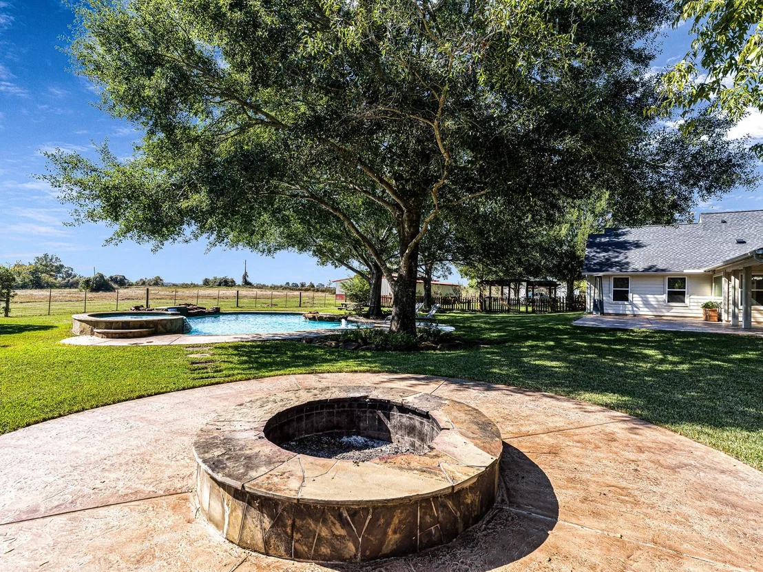 Photo of 32601 Rogers Road