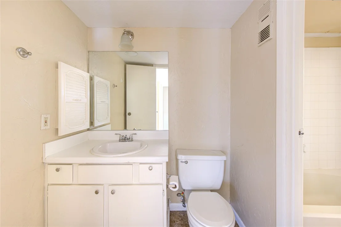 Photo of Unit 21 at 3055 Walnut Bend Lane