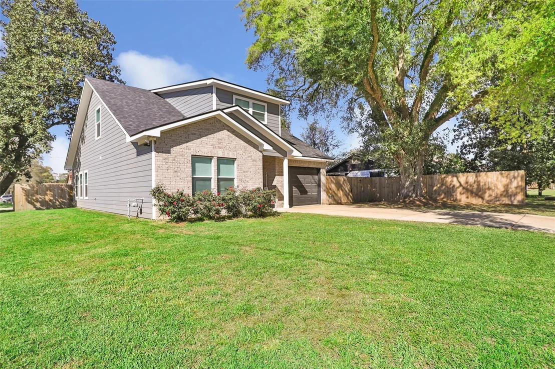 Photo of 2201 Maple Avenue