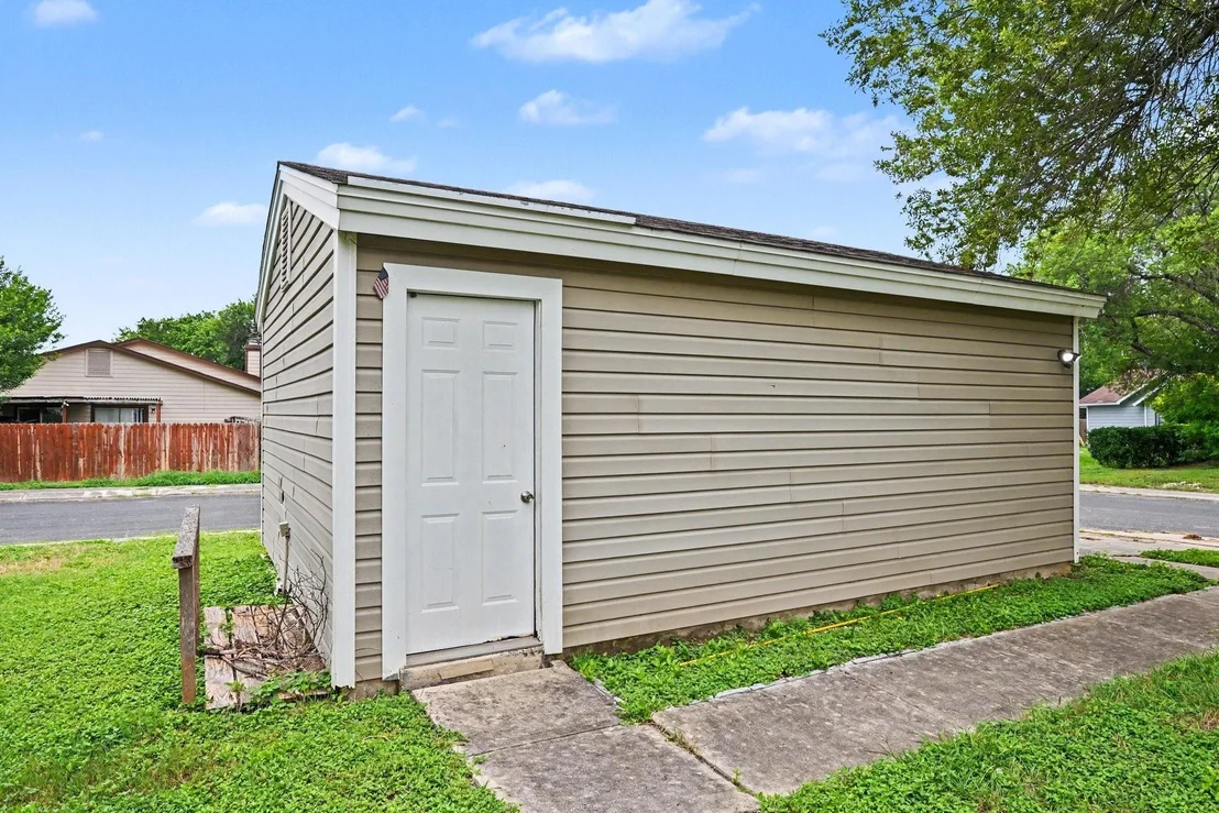 Photo of 8404 Forest Ridge Drive