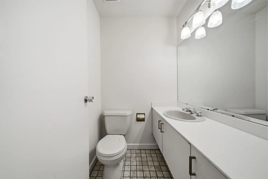 Photo of Unit A at 1107 Jackson Boulevard