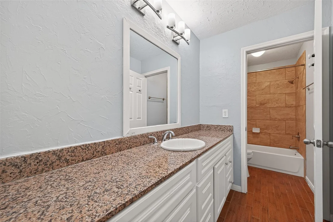Photo of 22946 Provincial Boulevard