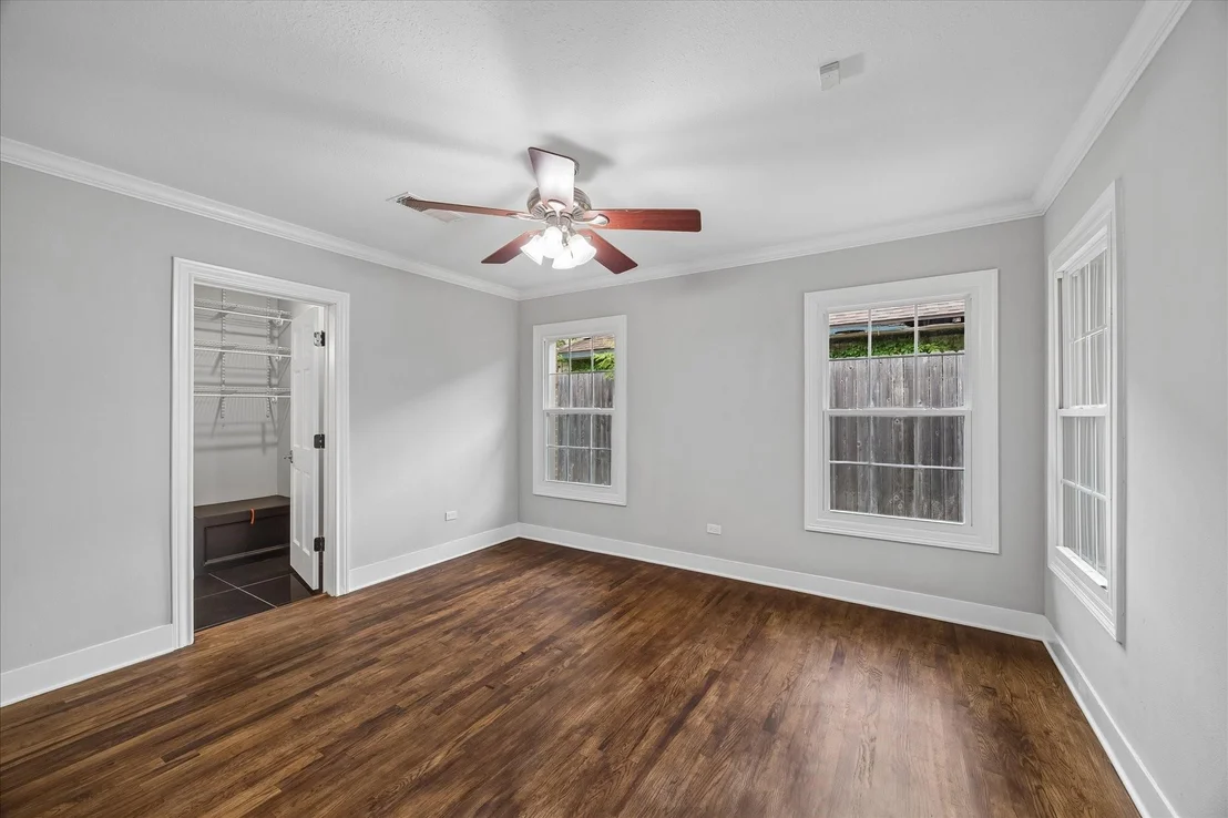 Photo of 2108 White Oak Drive