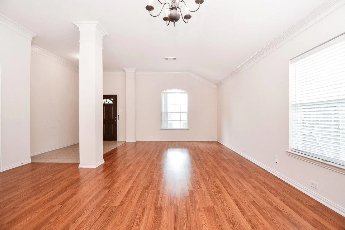 Photo of 18006 Willow Cliff Lane
