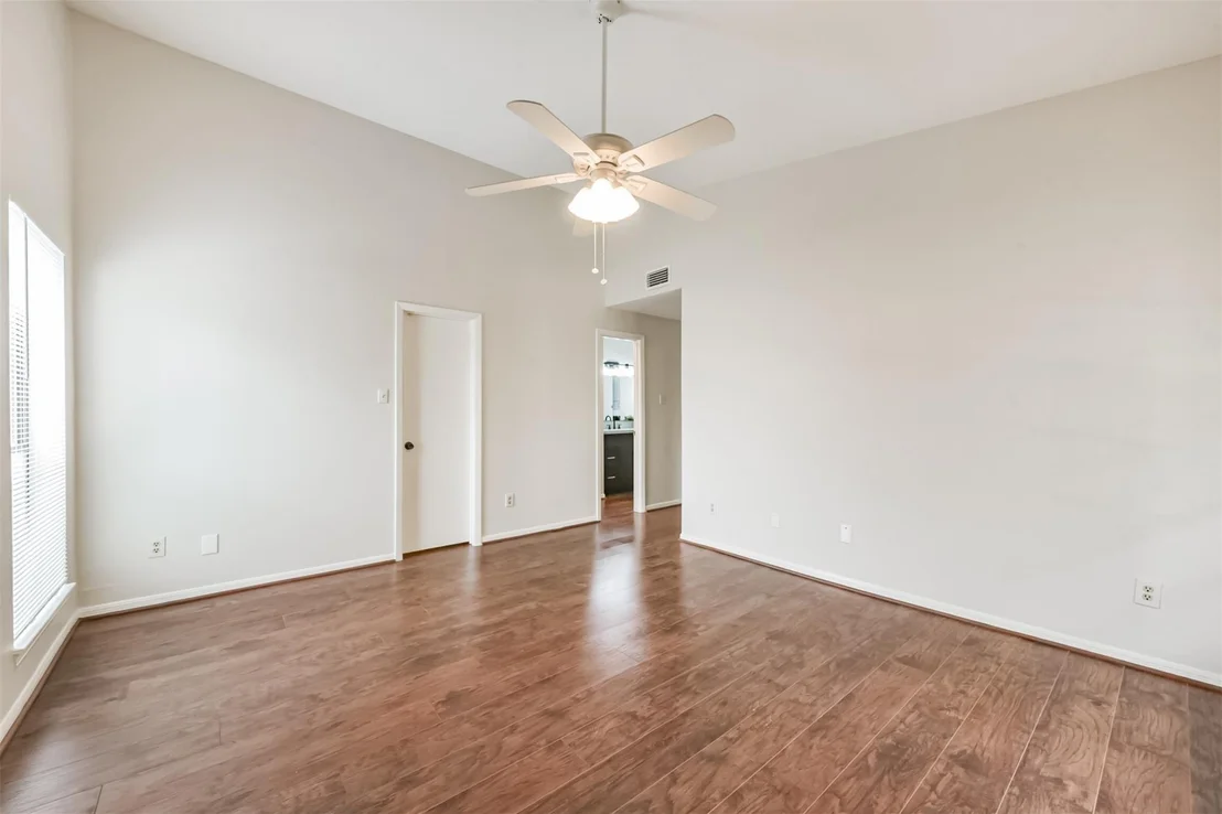 Photo of Unit 4D at 2001 Bering Drive