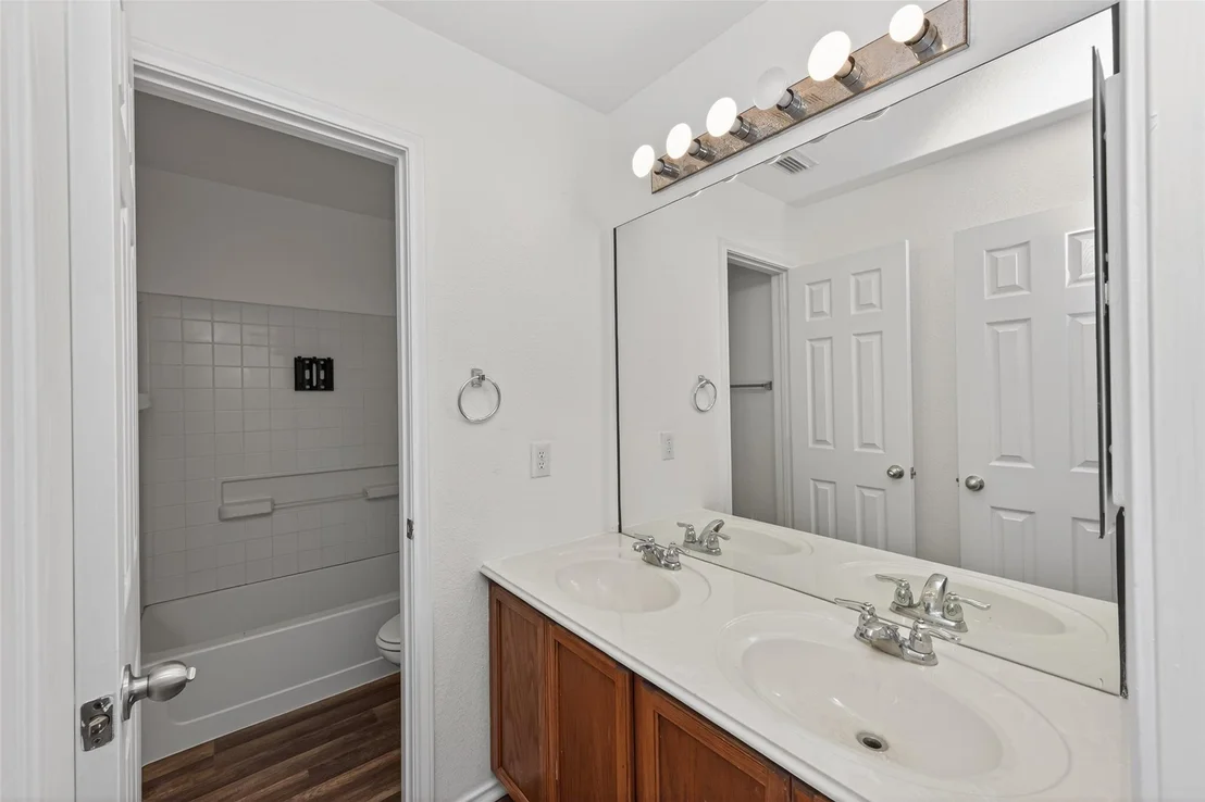 Photo of 2219 Mountain Ranch Dr