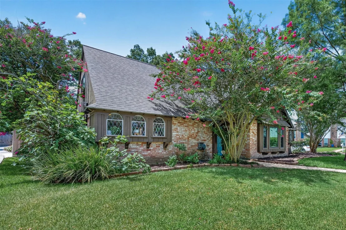 Photo of 4114 Willow Hill Drive