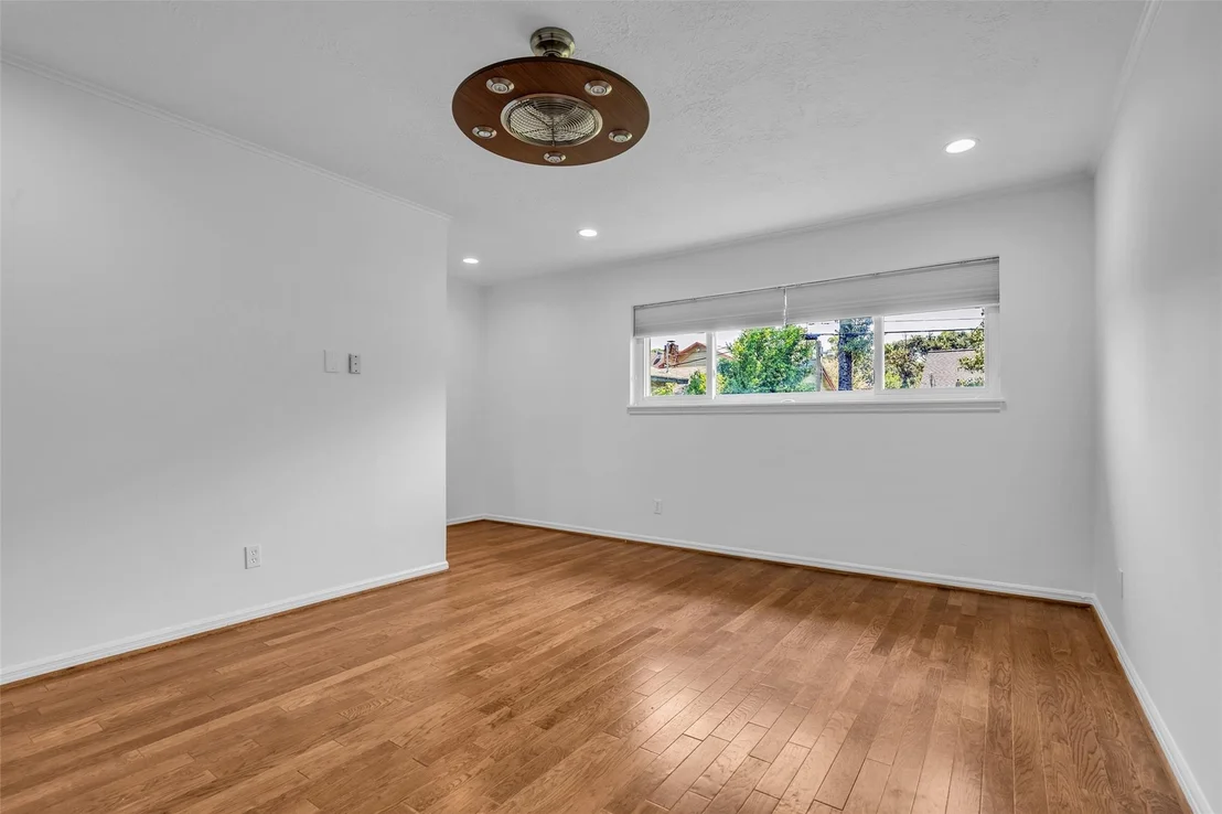 Photo of 947 Thornton Road