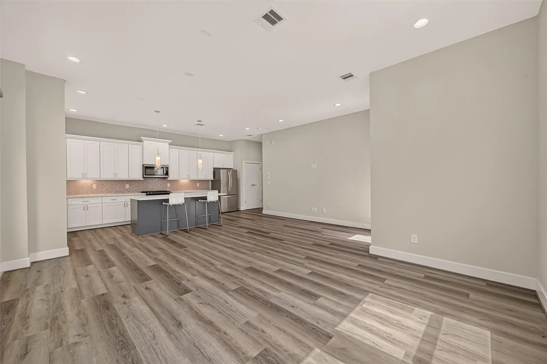 Photo of 3350 Pinemont Drive