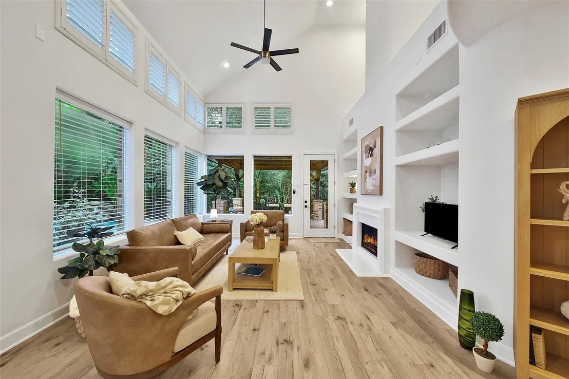 Photo of 1302 Avon Way