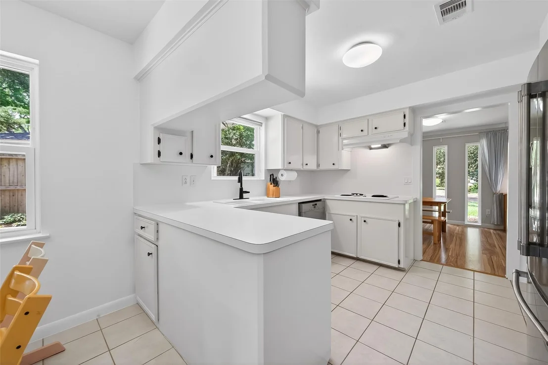 Photo of 5715 Claridge Drive