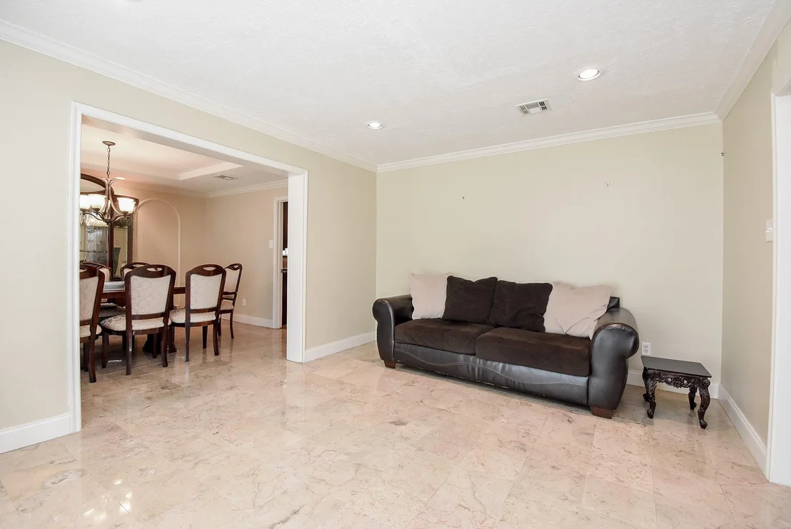 Photo of 426 Longview Drive