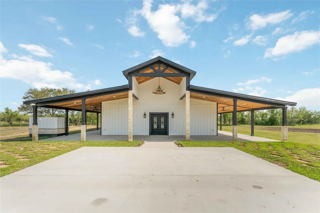 Photo of 4864 County Road 182 Off