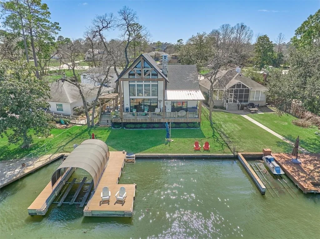 Photo of 925 Paradise Lane