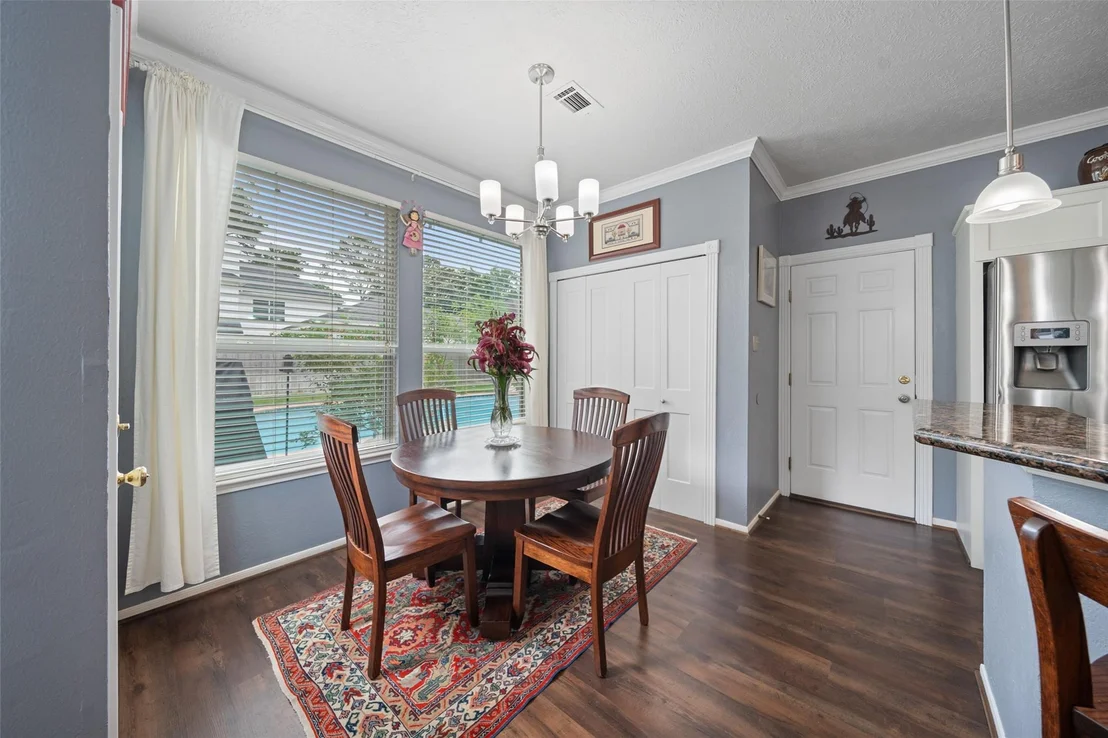 Photo of 16303 Avenplace Road