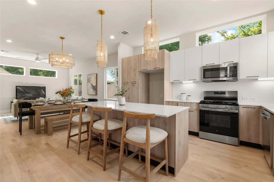Photo of 1806 Yates Street
