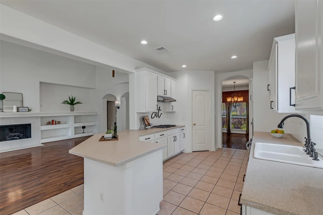 Photo of 902 Arbor Pine
