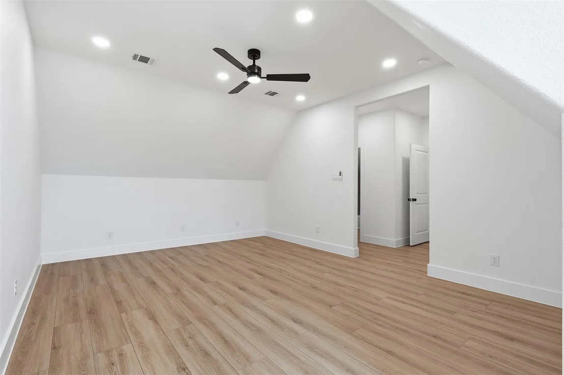 Photo of 467 Springfield Trail